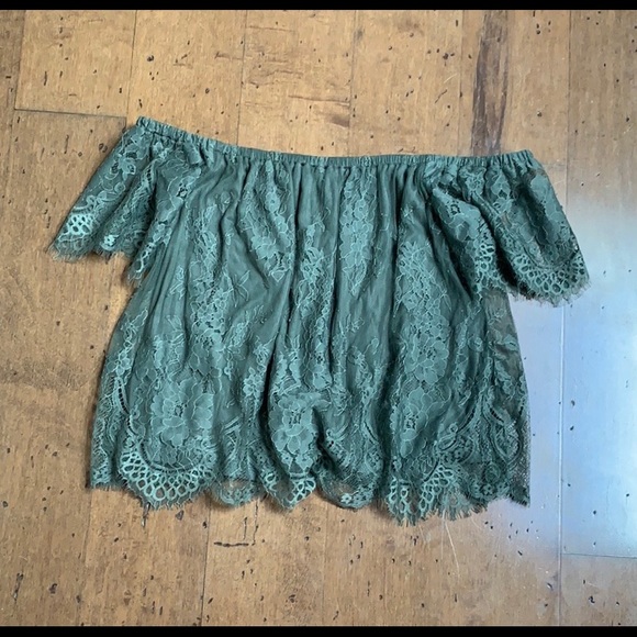 Off the shoulder top - Picture 3 of 3